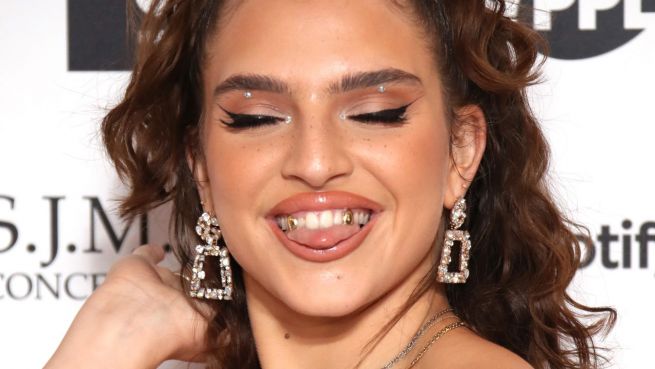 go to Deshalb ist Mae Muller der neue Gen Z-Popstar