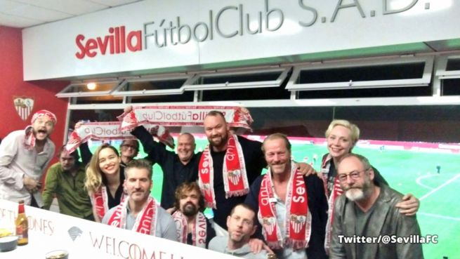 go to Dreh in Sevilla: 'Game of Thrones'-Stars gucken Fußball