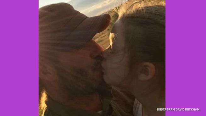 go to Lächerlich: Beckhams Kuss erntet böse Kommentare