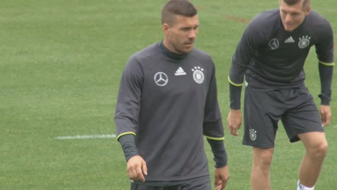 go to Baby-Urlaub vorbei: Podolski nimmt EM-Training auf